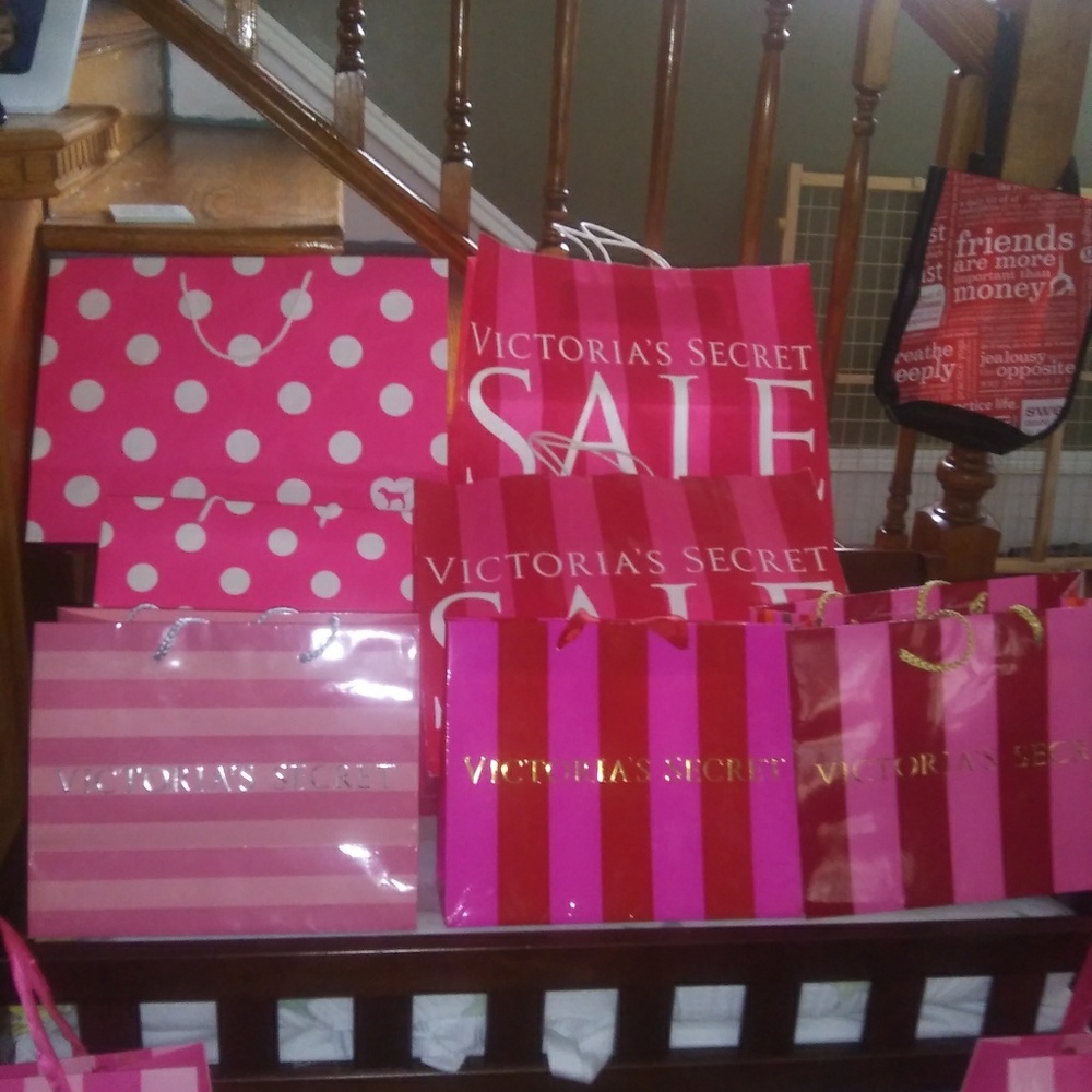 11 VS shopping bags excellent condition!